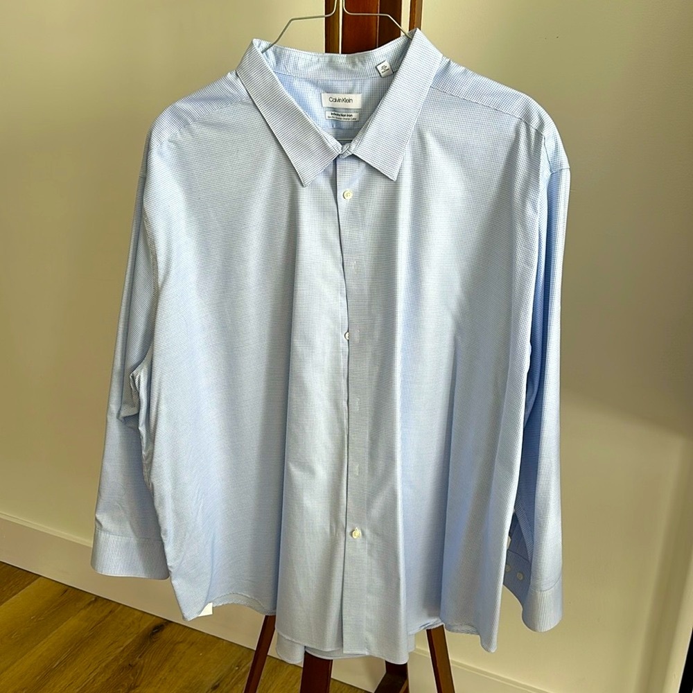 Calvin Klein Men’s long sleeve dress shirt.